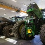 Valtra ja Deere traktorihuollossa Etelä-Savon Työkonehuolto Oy